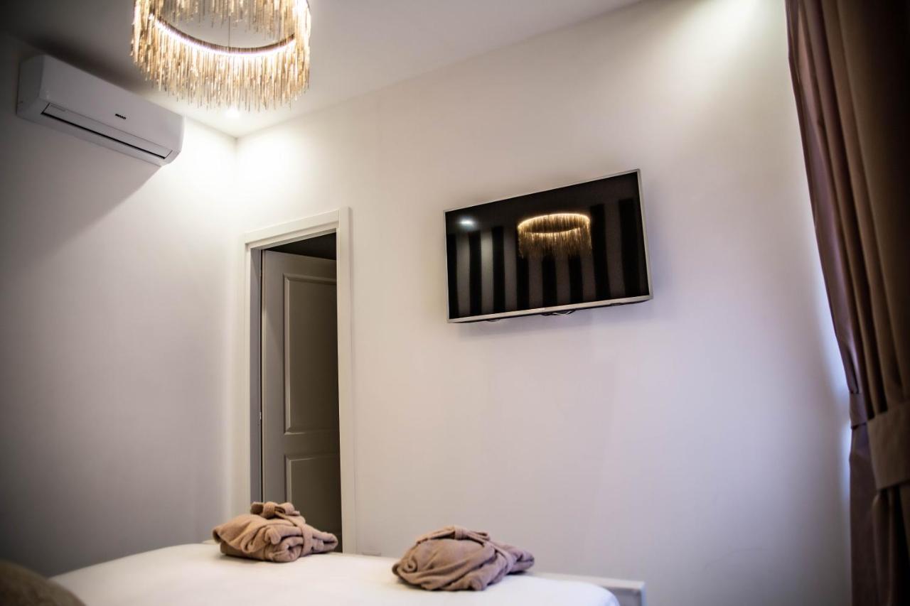 Flyhouse Fiumicino Bed & Breakfast Eksteriør bilde